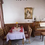 Zur Post Hotell 3*