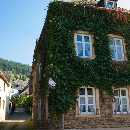 Zur Post - Burg An Der Mosel Отель Burg (Bernkastel-Wittlich)
