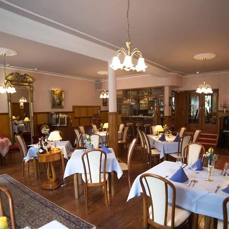 祖尔波斯特酒店 - 摩泽尔河畔城堡 Burg (Bernkastel-Wittlich)