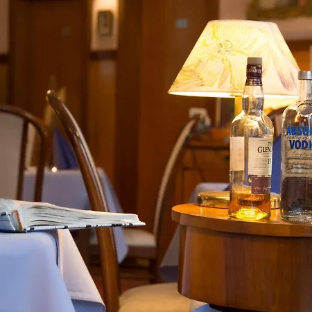 祖尔波斯特酒店 - 摩泽尔河畔城堡 3*