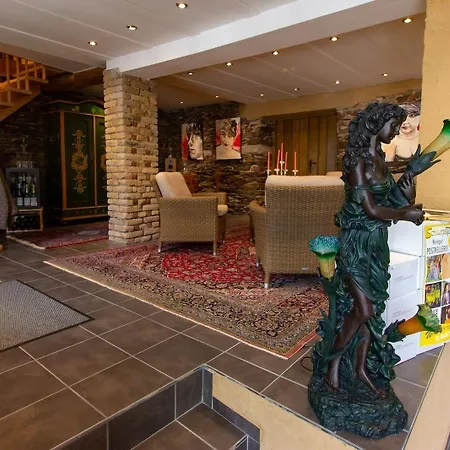 Zur Post - Burg An Der Mosel Hotel