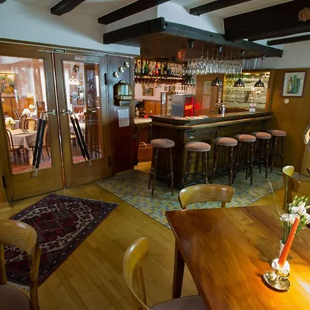 Zur Post - Burg An Der Mosel Hotel