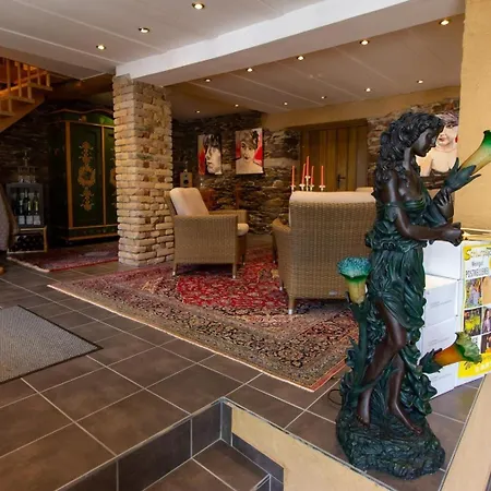 Zur Post - Burg An Der Mosel Hotel